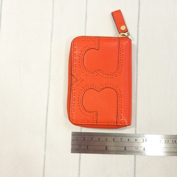 Tory Burch Small Orange Leather Purse With Key Fob. Zip Fastening - Picture 13 of 13